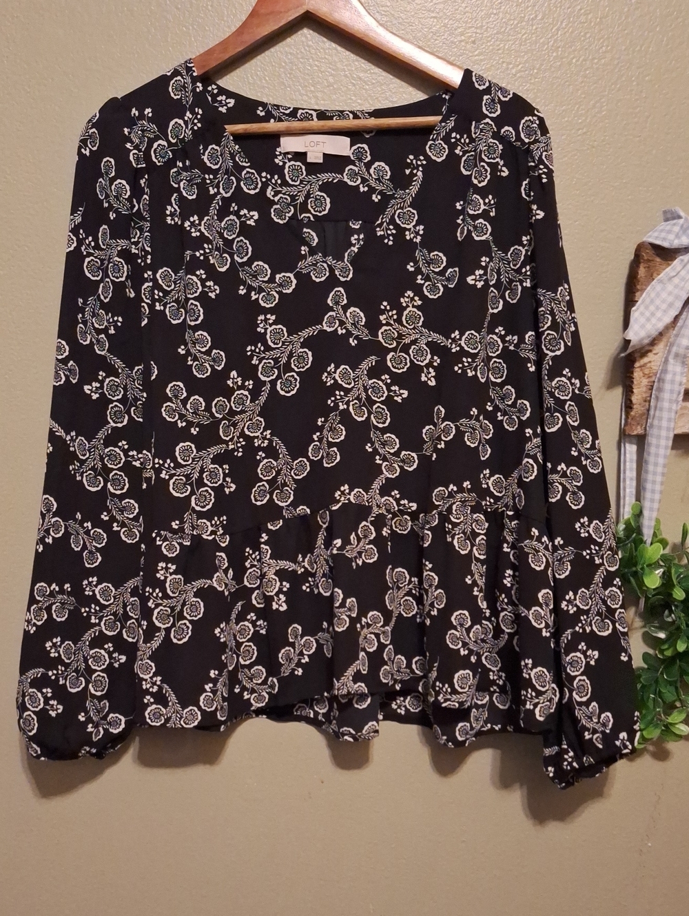 LOFT Black and White Floral Ruffled Hem Blouse